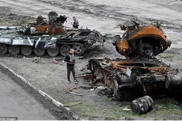 உக்ரைன் போர்: நூற்றுக்கணக்கான ரஷ்ய டாங்கிகள் வீழ்த்தப்பட்டது எப்படி?