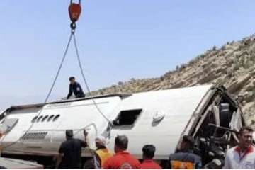 ஈரானில் கோர விபத்து ; 21 பேர் பலி