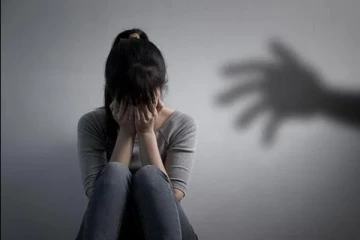 கனேடிய குடிமகளை துன்புறுத்தியதாக இந்திய கணவர் மற்றும் மாமியார் மீது புகார்