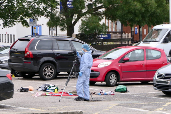 லண்டனில் பயங்கரம்! பெண் உட்பட 5 பேருக்கு கத்திக்குத்து.. | Uk News Crime London Stabbing Harrow Station