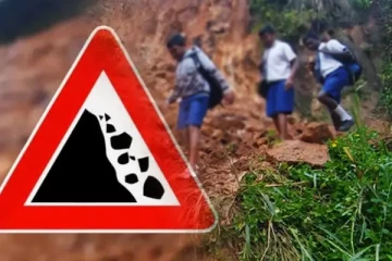 பாரிய மண்சரிவு – போக்குவரத்து முற்றாக பாதிப்பு