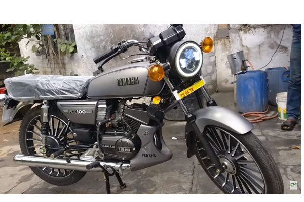 26 ஆண்டுக்கு பின் மீண்டும் வரும் Yamaha RX 100 - பயங்கர குஷியில் ரசிகர்கள் ; அம்சங்கள் என்னென்ன? | Yamaha Rx100 Comeback