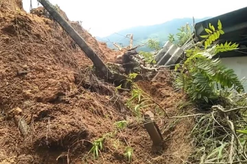 மண்மேடு சரிந்து விழுந்ததில் நபர் ஒருவர் உயிரிழப்பு