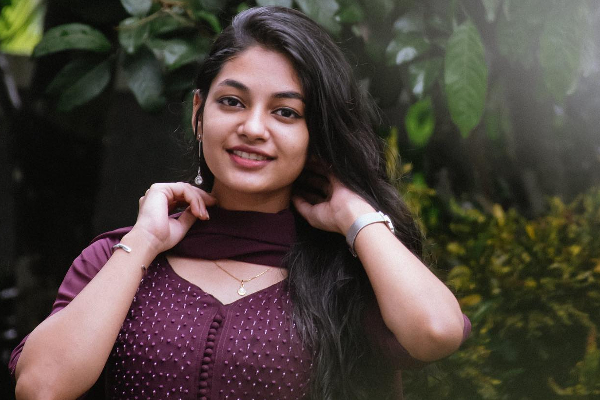 லவ் டுடே இவானாவா இது.. ஸ்கூல் போட்டோவில் எப்படி இருந்திருக்கிறார் பாருங்க | Love Today Ivana School Photo Viral