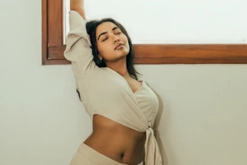 நடிகர் ராஜசேகர் மகள் சிவாத்மிகாவின் கிளாமர் போட்டோஷூட்