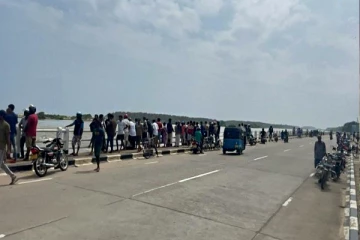 தமிழர் பகுதியில் ஆற்றிலிருந்து மீட்கப்பட்ட இளைஞனின் சடலம்