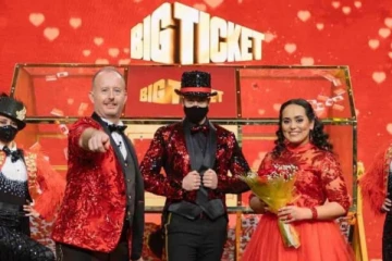 ஒரே இரவில் கோடீஸ்வரர்.. கடைசி நேரத்தில் வாங்கிய லொட்டரி மூலம் பெண்ணுக்கு அடித்த அதிர்ஷ்டம்!