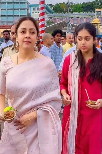 நடிகர் சூர்யாவின் பிள்ளைகளா இது? எவ்வளவு பெரிசா வளர்ந்துட்டாங்கனு பாருங்க | Suriya Jyothika Daughter And Son Latest Photos