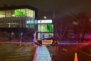 கனடா - லாவல் கல்லூரி வெளியில் துப்பாக்கிச் சூடு