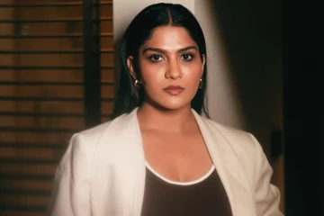 மாடர்ன் லுக்கில் நடிகை ஸ்வாசிகா.. ரசிகர்களை கவரும் போட்டோஷூட்