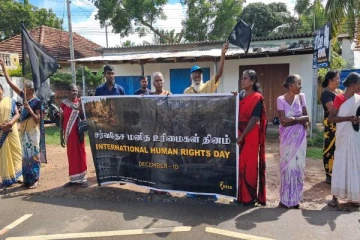 “மனித உரிமைகள் தினம் எமக்கு துக்க தினம்”முல்லையில் போராட்டம்(படங்கள்)