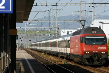 திடீரென ரயில் பாதையில் இறங்கிய சிறுவன்: ஒரு துயரச் செய்தி