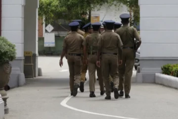 பொலிஸாருடன் மோதல்; ஐவருக்கு நேர்ந்த கதி