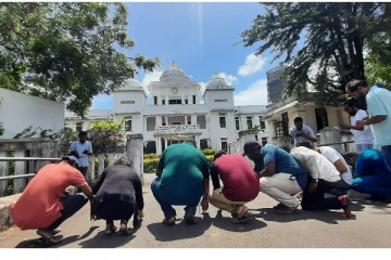 கோட்டா ஹோ கம நூலகத்திலிருந்து யாழ்.பொது நூலகத்திற்கு நூல்கள் அன்பளிப்பு (Video)