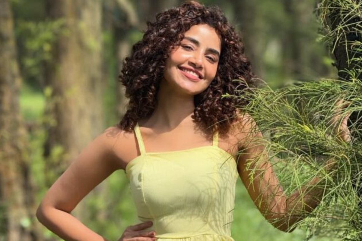 இந்த புகைப்படத்தில் உள்ள குழந்தை யார் தெரியுமா? இன்று தென்னிந்திய அளவில் முன்னணி நடிகை | Popular South Indian Actress Childhood Photo இந்த புகைப்படத்தில் உள்ள குழந்தை யார் தெரியுமா? இன்று தென்னிந்திய அளவில் முன்னணி நடிகை | Popular South Indian Actress Childhood Photo