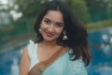 அழகிய சேலையில் இளம் நடிகை அனிகா சுரேந்திரன் லேட்டஸ்ட் போட்டோஷூட்..