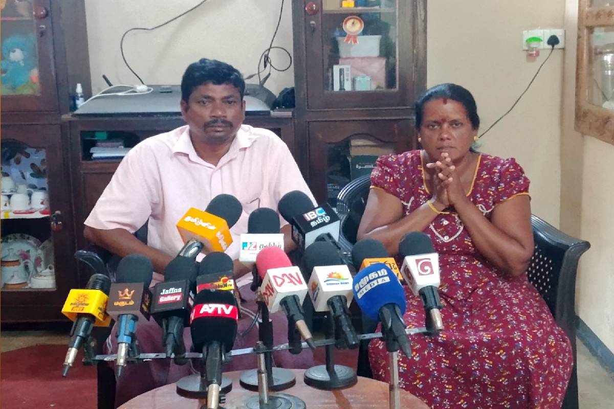 எனது தங்க மகனை மீட்டுத் தாருங்கள்: அனோஜனின் தாயார் ஜனாதிபதியிடம் கண்ணீர் கோரிக்கை | Anojan S Mother Makes A Tearful Plea President