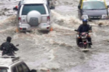 இந்தோனேஷியாவில் கனமழை ; நிலச்சரிவில் சிக்கி இதுவரை 44 பேர் உயிரிழப்பு