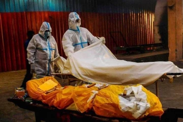 உறவினர்களுக்கு மாற்றி கொடுக்கப்பட்ட சடலங்கள்!