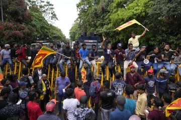 கைது செய்யப்பட்ட பல்கலைக்கழக மாணவர்கள் உயர் நீதிமன்றத்தில் அடிப்படை உரிமை மனு தாக்கல்