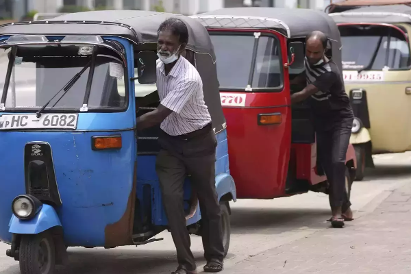 இலங்கையில் மீண்டும் உயரப்போகும் எரிபொருள் விலை!  100 ரூபாவால் அதிகரிக்க வாய்ப்பு - ஐபிசி தமிழ்