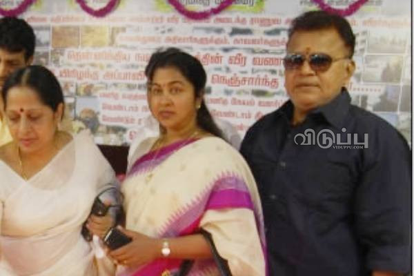 கண்டபடி எழுதிய பத்திரிக்கையாளர்!! கோபத்தின் உச்சிக்கே சென்று துப்பாக்கியால் மிரட்டிய எம் ஆர் ராதா மகள் ராதிகா | Radhika Used To Gun For Taking Charge Opposite