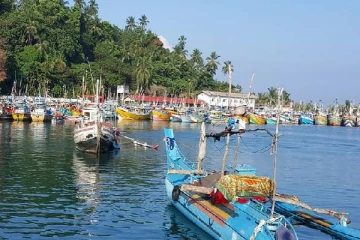 ஒரு மாதத்திற்கு மேலாக உயிருக்குப் போராடும் யாழ்.மீனவர்கள்!
