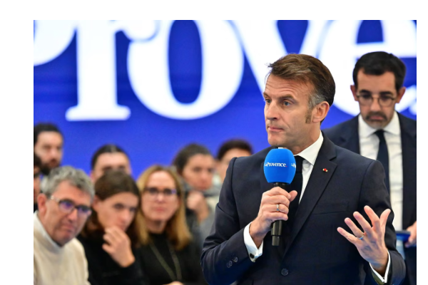 அவுஸ்திரேலியாவை பின்பற்றத் தயாராகும் பிரான்ஸ் | France Plans Social Media Ban For Under 15S