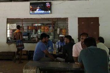 தமிழ்நாடு முழுவதும் பார்களை மூட வேண்டும் என்ற உத்தரவுக்கு ஐகோர்ட் தடை