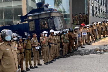 முடக்கப்படுமா தென்னிலங்கை - பாரிய போராட்டத்திற்கு திரண்டுள்ள அமைப்புக்கள்; தயார் நிலையில் கலகமடக்கும் காவல்துறை!