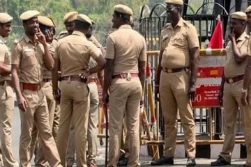 கனடா செல்ல தயாராக இருந்த 11 இலங்கையர்கள் கைது