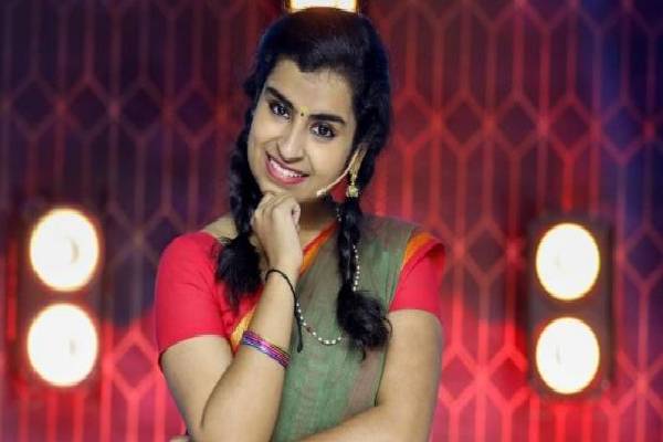 சூப்பர் சிங்கர் சிவாங்கியா இது? முன்னணி நடிகைகளுக்கே டஃப் கொடுப்பாங்க போலயே! | Super Singer Sivaangi Onam Special Video Viral