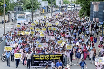 ஆசிரியர்கள் மூலம் உருவாகவுள்ள கொரோனா கொத்தணி - விடுக்கப்பட்ட கடும் எச்சரிக்கை
