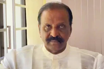 அந்த நாயை கண்டுக்க கூடாது, வைரமுத்து யாரை சொல்கிறார் வைரமுத்து