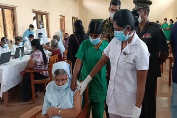 வவுனியாவில் 60 வயதிற்கு மேற்பட்டோருக்கு கோவிட் தடுப்பூசி செலுத்தும் நடவடிக்கை