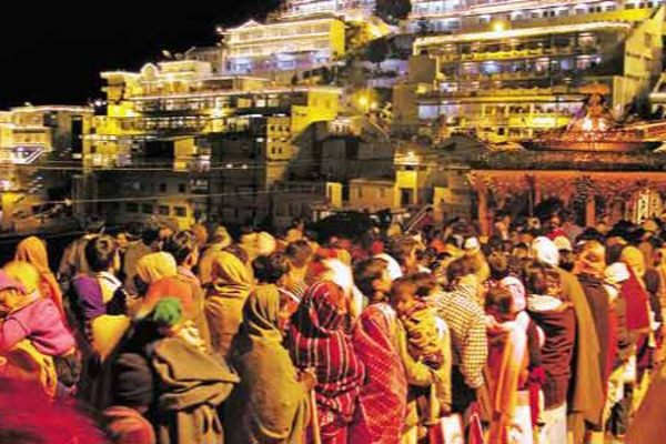 ஆலய நெரிசலில் சிக்கி பலர் பலி! இன்று அதிகாலை இந்தியாவில் இடம்பெற்ற துயரம்(காணொளி) - ஐபிசி தமிழ்