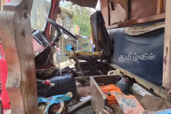 மலையகத்தில் பேருந்துகள் மற்றும் கனரக வாகனங்கள் அதிகாரிகளால் திடீர் சோதனை | Passenger Buses And Heavy Vehicles Raided