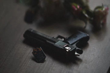 கார் பந்தயத்தின் போது துப்பாக்கிச் சூடு - 10 பேர் உயிரிழப்பு