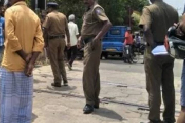 முல்லைத்தீவு வீதியில் நடந்து சென்ற பெண்ணின் பணப்பை கொள்ளை!