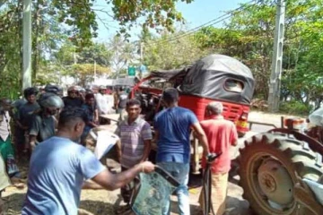 இலங்கை உலுக்கிய கோர விபத்து: பெண் பரிதாபமாக உயிரிழப்பு! குழந்தை நிலை கவலைகிடம்