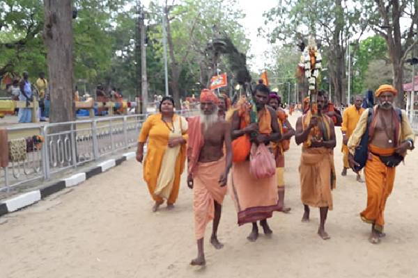 வரலாற்று சிறப்புமிக்க கதிர்காம  கந்தன் ஆலய  வருடாந்த பெருவிழா;  கொடியேற்றம் இன்று! | Kadirgamam Kandan Temple Annual Festival