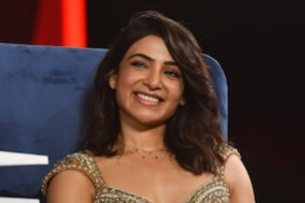 விமான நிலையத்திற்கு கிளாமராக உடையில் வந்த சமந்தா.. வைரலாகும் வீடியோ | Samantha Spotted In Airport With Glamour Dress