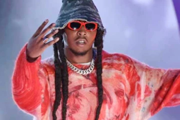 ප්‍රසිද්ධ ගායකයකු ඝාතනය කෙරේ