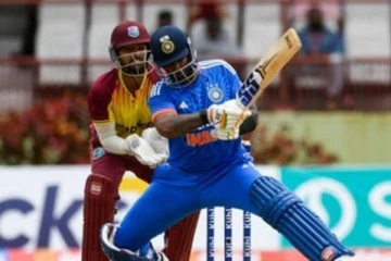 360 டிகிரியில் வெறியாட்டம் ஆடிய சூர்யகுமார் யாதவ் - கோலி, ரோகித் சாதனையை உடைத்து அபாரம்!