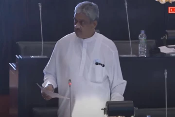 இலங்கையில் 11 பேரை கடத்திக் கொலை செய்த அட்மிரலுக்கு ஐந்து நட்சத்திரங்கள்! நாடாளுமன்றத்தில் பொன்சேகா தகவல்