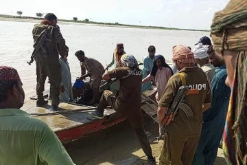 திருமண கோஷ்டி சென்ற படகு நதியில் கவிழ்ந்ததில் 20 பேருக்கு நேர்ந்த கதி!