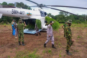 விமானப்படை ஹெலிகொப்டர் மூலம் எடுத்துச்செல்லப்பட்ட 6 மெட்ரிக் தொன் கஞ்சா (Photos)