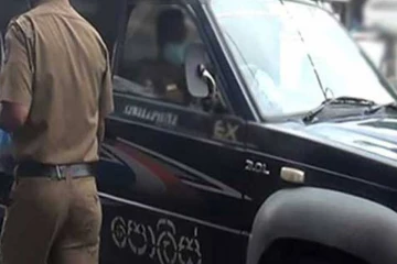 ஹொரணையில் கடைக்குள் புகுந்து கைபேசியை திருடிய ஒருவர் கைது
