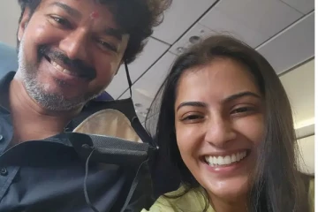 தளபதி விஜயுடன் விமானத்தில் நடிகர் சரத்குமாரின் மகள்! விதவிதமான செல்ஃபியை பார்த்து கிரங்கி போன ரசிகர்கள்