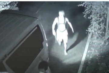 KDH රථයකින් පැමිණ සිදුකළ සොරකම.. කැමරාවක සටහන් වෙයි.. (CCTV VIDEO)